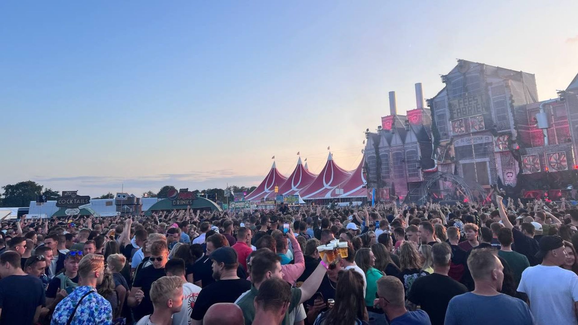 Bizar plan op Zwarte Cross: mensen met katapult over Megatent
