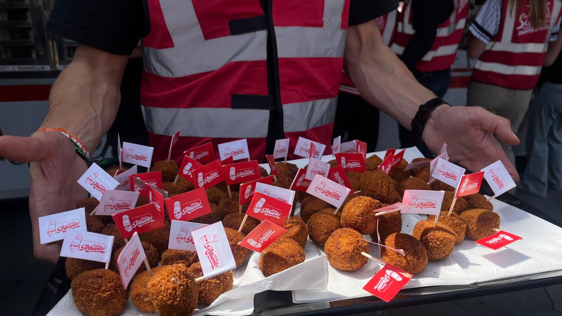 Zwarte Cross-snack Tante Rikanto binnenkort landelijk verkrijgbaar