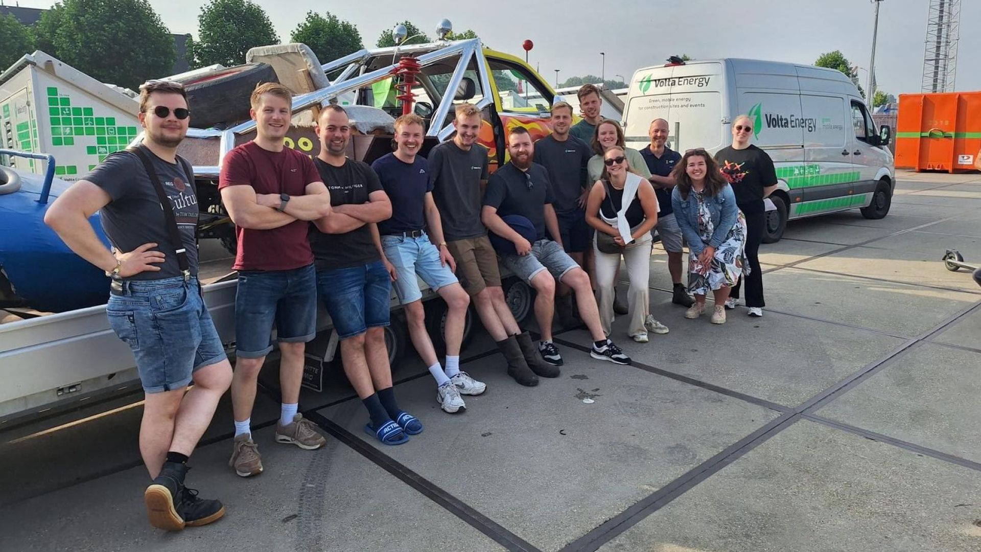 Vriendengroep bouwt elektrische bowlingwagen voor debuut in Spelletjesklasse Zwarte Cross